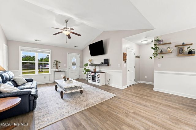 303 Crawford Street, Holly Ridge, NC 28445