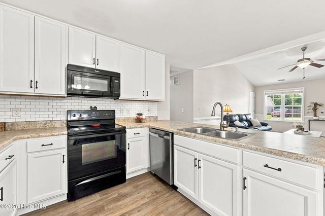303 Crawford Street, Holly Ridge, NC 28445