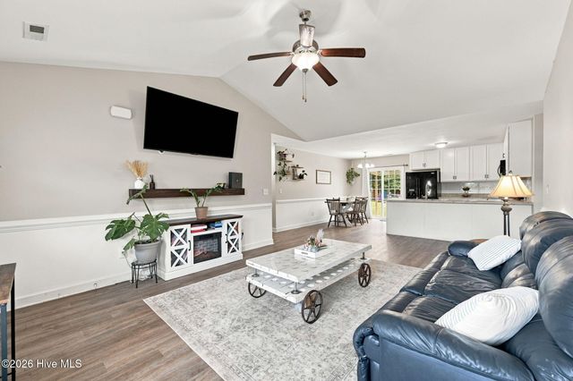 303 Crawford Street, Holly Ridge, NC 28445
