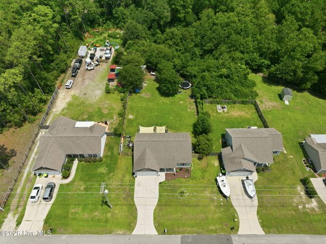 303 Crawford Street, Holly Ridge, NC 28445