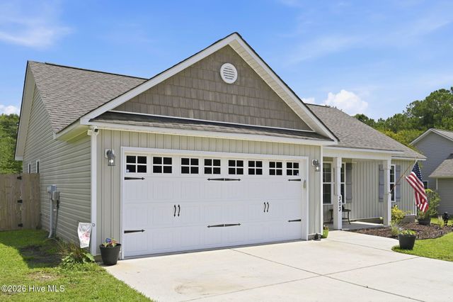 303 Crawford Street, Holly Ridge, NC 28445