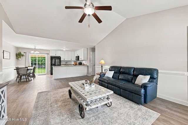 303 Crawford Street, Holly Ridge, NC 28445