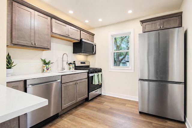 6824 Schneider Avenue, Hammond, IN 46323