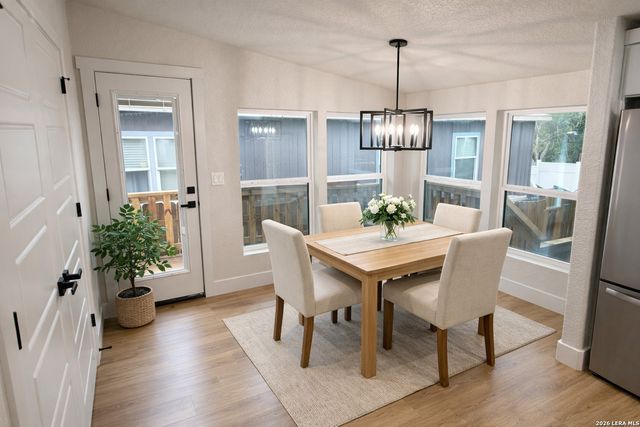 12140 Eidelweiss Dr, Lacoste, TX 78039