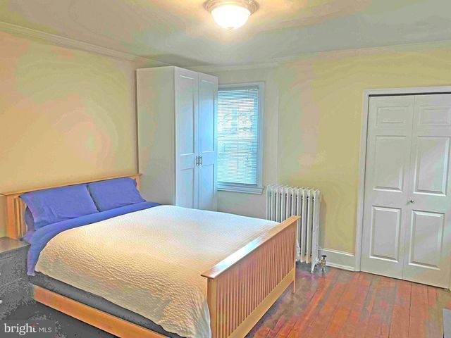 220 3RD ST SE, Washington, DC 20003