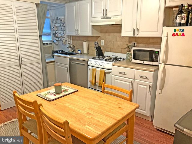 220 3RD ST SE, Washington, DC 20003