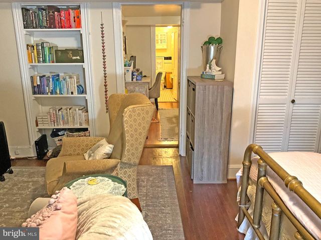 220 3RD ST SE, Washington, DC 20003