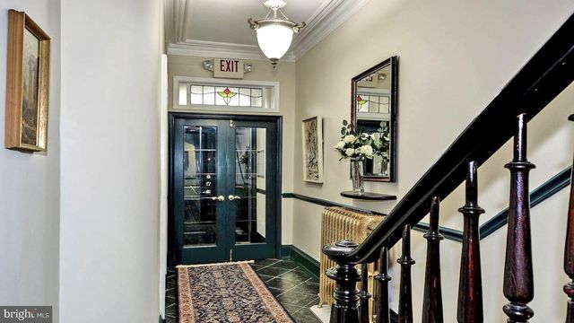 220 3RD ST SE, Washington, DC 20003