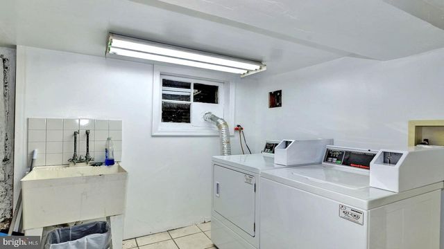 220 3RD ST SE, Washington, DC 20003