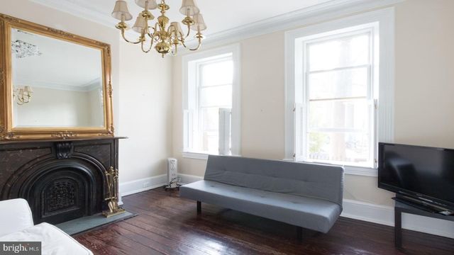 220 3RD ST SE, Washington, DC 20003