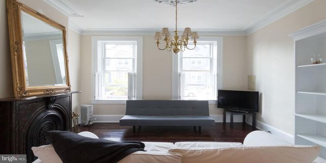 220 3RD ST SE, Washington, DC 20003