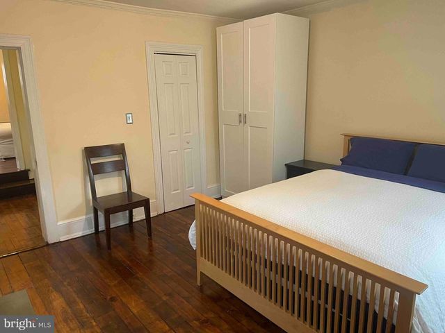 220 3RD ST SE, Washington, DC 20003