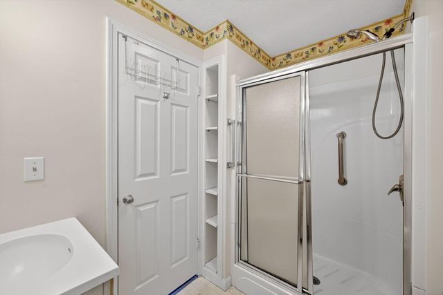 14 Harold St 14E, Harwich, MA 02646