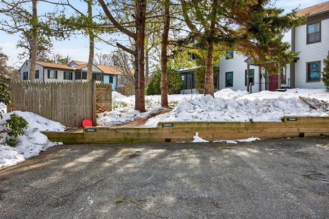 14 Harold St 14E, Harwich, MA 02646