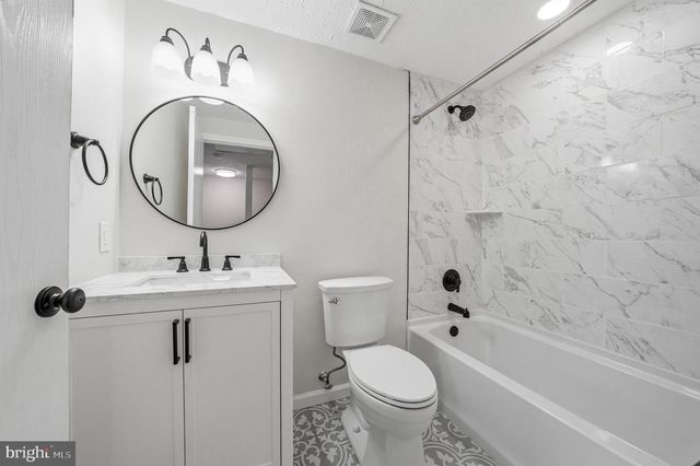 173 VILLA KNOLL CT, Sicklerville, NJ 08081