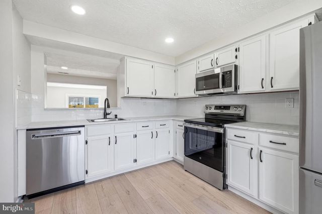 173 VILLA KNOLL CT, Sicklerville, NJ 08081