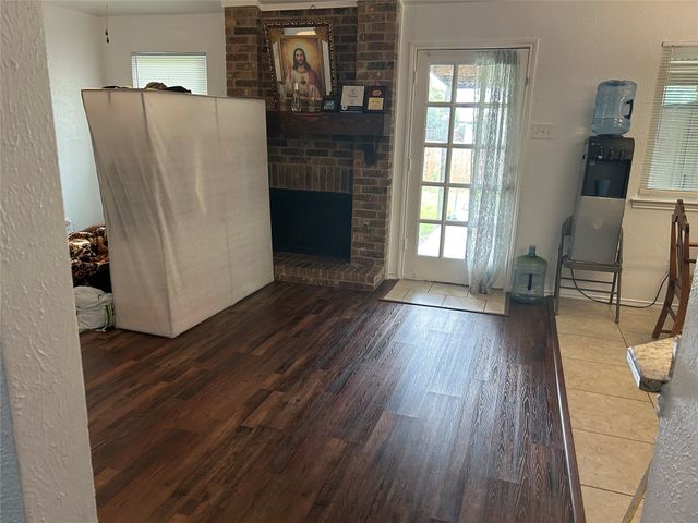 1722 Glencairn Lane, Lewisville, TX 75067