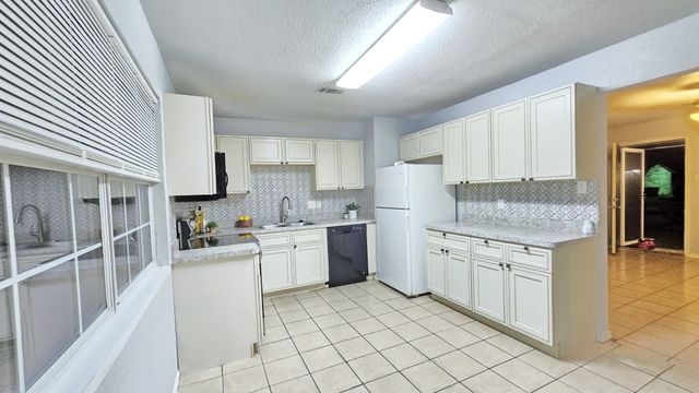 5563 Richardson Street, Fort Worth, TX 76119