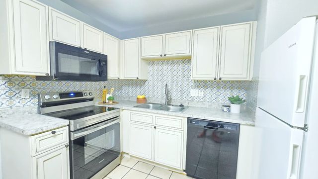 5563 Richardson Street, Fort Worth, TX 76119