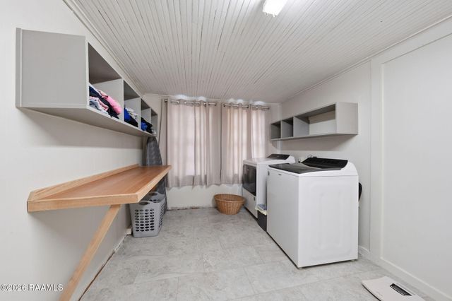 504 N Main Street, Loreauville, LA 70552