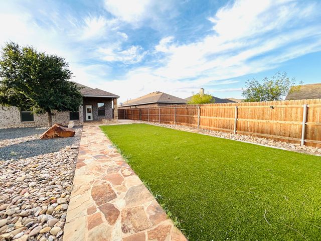 7511 102nd Street, Lubbock, TX 79424