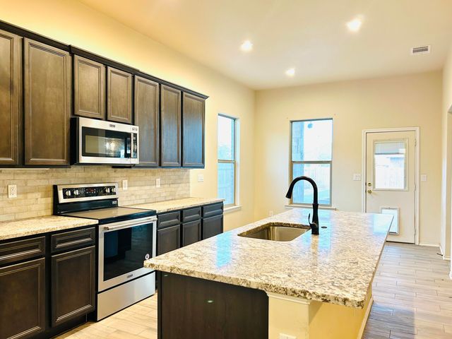 7511 102nd Street, Lubbock, TX 79424