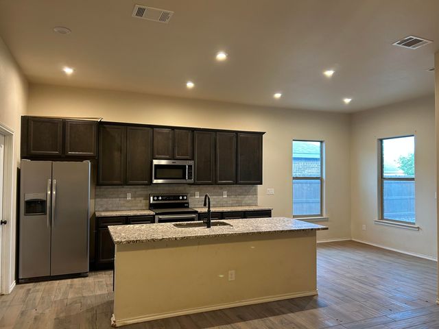 7511 102nd Street, Lubbock, TX 79424