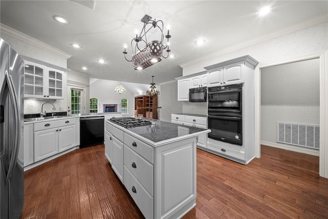 2865 Dorchester Drive, Fayetteville, AR 72703