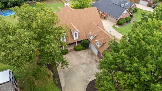 2865 Dorchester Drive, Fayetteville, AR 72703