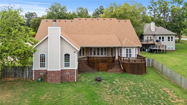2865 Dorchester Drive, Fayetteville, AR 72703