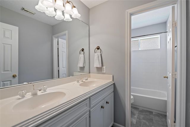 311 Oak Hollow Drive, League City, TX 77573