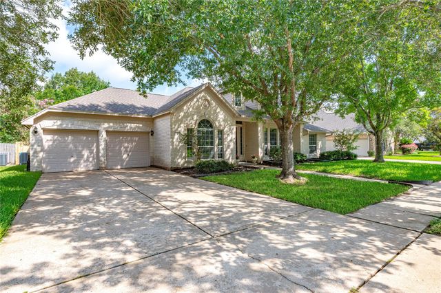 311 Oak Hollow Drive, League City, TX 77573