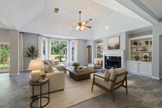 311 Oak Hollow Drive, League City, TX 77573
