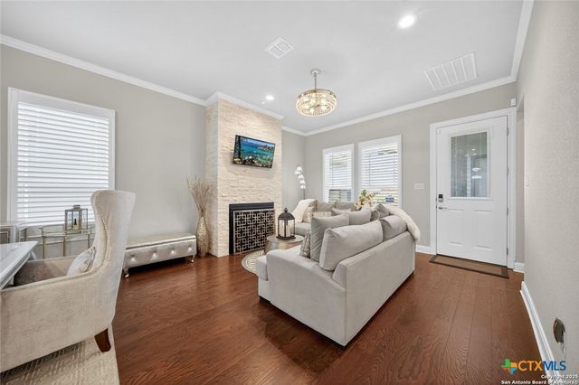 620 N Guenther Avenue, New Braunfels, TX 78130