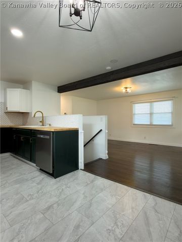 2260 Curtis Avenue, St Albans, WV 25177