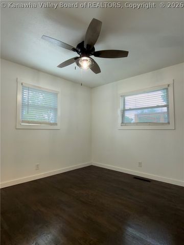 2260 Curtis Avenue, St Albans, WV 25177