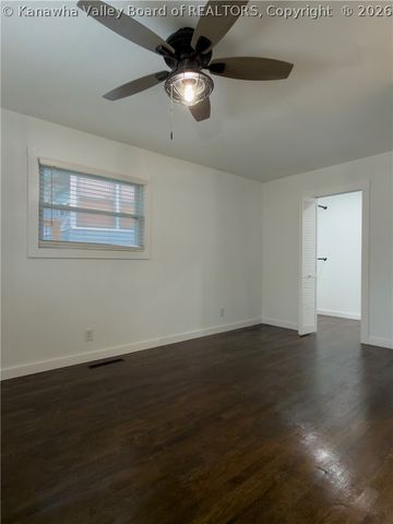 2260 Curtis Avenue, St Albans, WV 25177