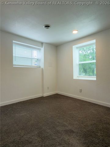 2260 Curtis Avenue, St Albans, WV 25177