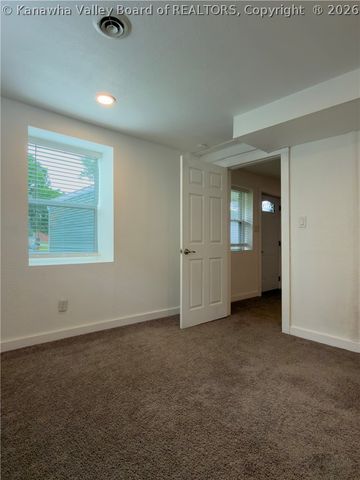 2260 Curtis Avenue, St Albans, WV 25177