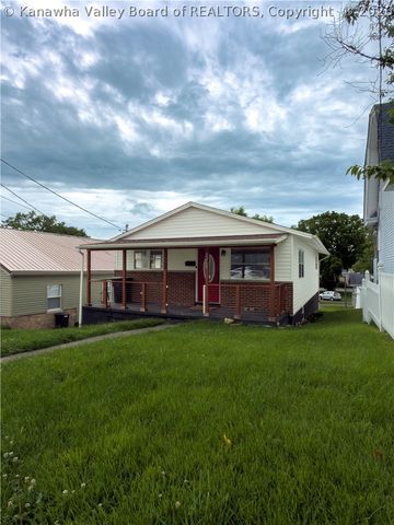 2260 Curtis Avenue, St Albans, WV 25177