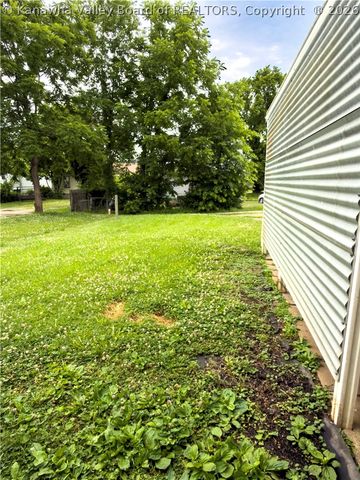 2260 Curtis Avenue, St Albans, WV 25177