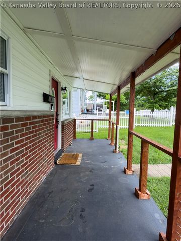 2260 Curtis Avenue, St Albans, WV 25177