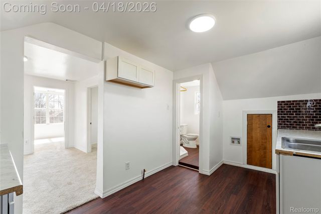 2063 Meade Street, Detroit, MI 48212