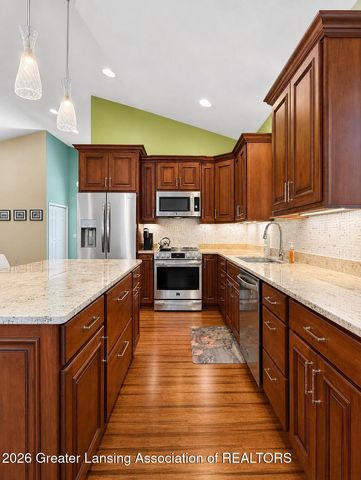 5531 Songbird Point 6, East Lansing, MI 48823