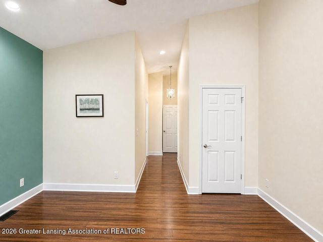5531 Songbird Point 6, East Lansing, MI 48823