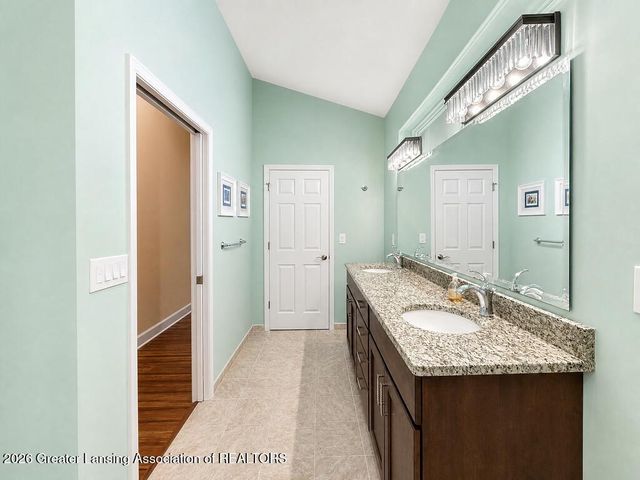 5531 Songbird Point 6, East Lansing, MI 48823