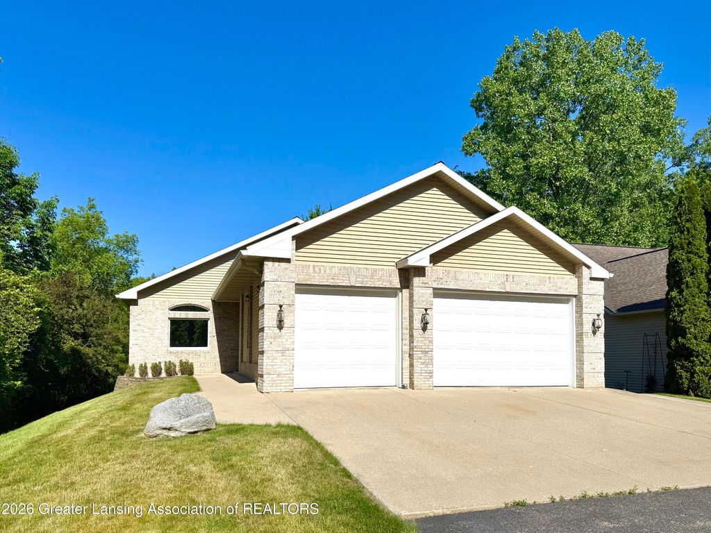 5531 Songbird Point 6, East Lansing, MI 48823