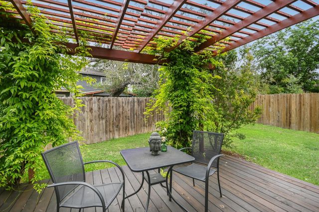 8105 Washita DR, Austin, TX 78749