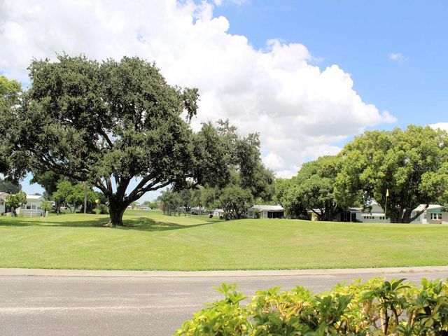 92 THATCH PALM STREET E, Largo, FL 33770