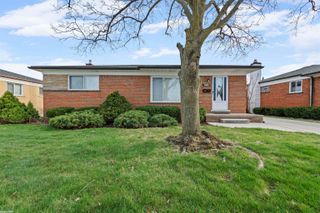 8400 Linda Street, Warren, MI 48093